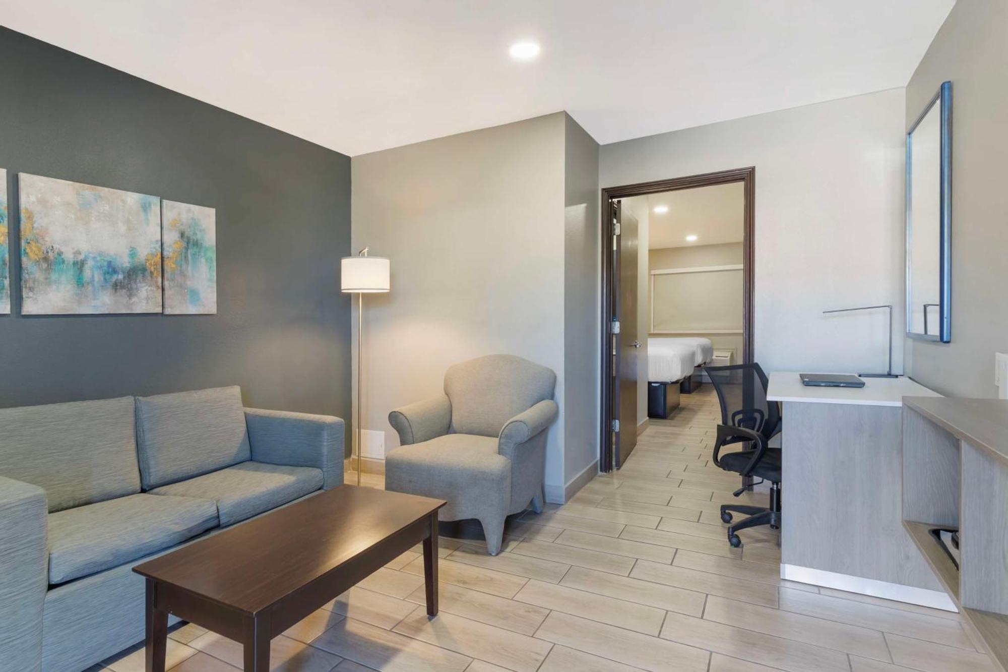 Best Western Plus Edinburg Inn & Suites Exterior photo